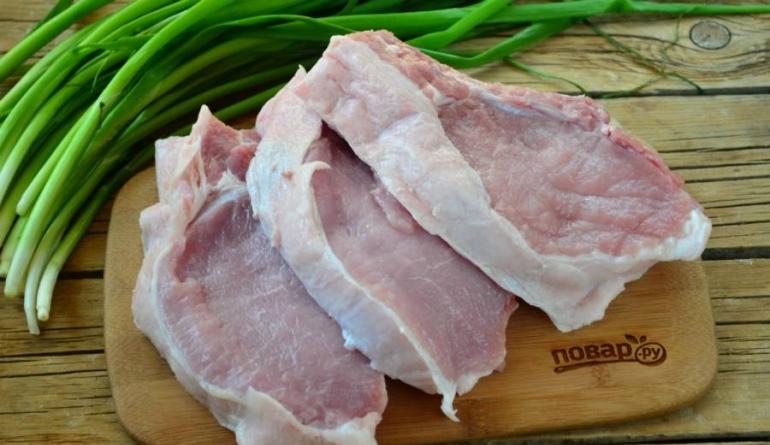Свинина на кости, запеченная в духовке, отбивная котлета натуральная, шашлык, стейк из свинины на кости: рецепты